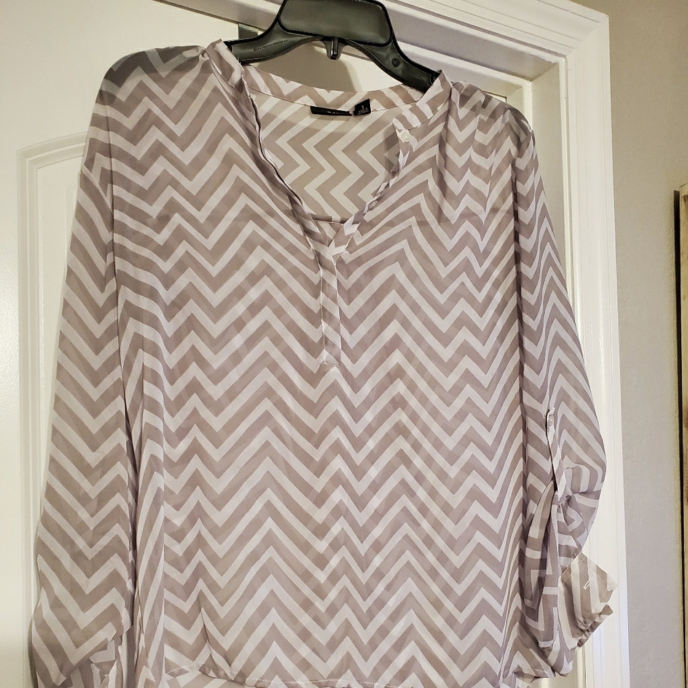 Chevron top